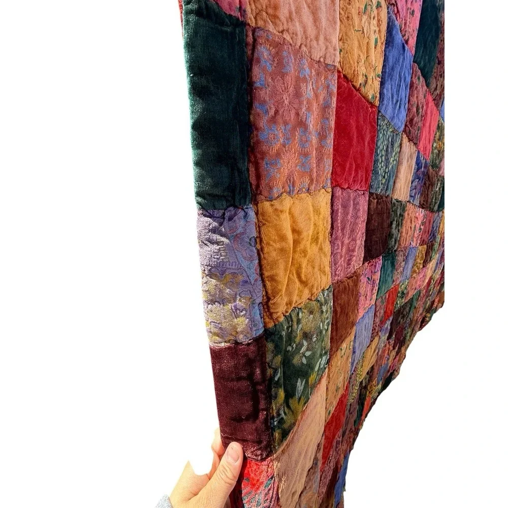 Vtg Velvet Patchwork Quilt Bedspread Q/King Boho Cozy‎ Cottage Witchy READ